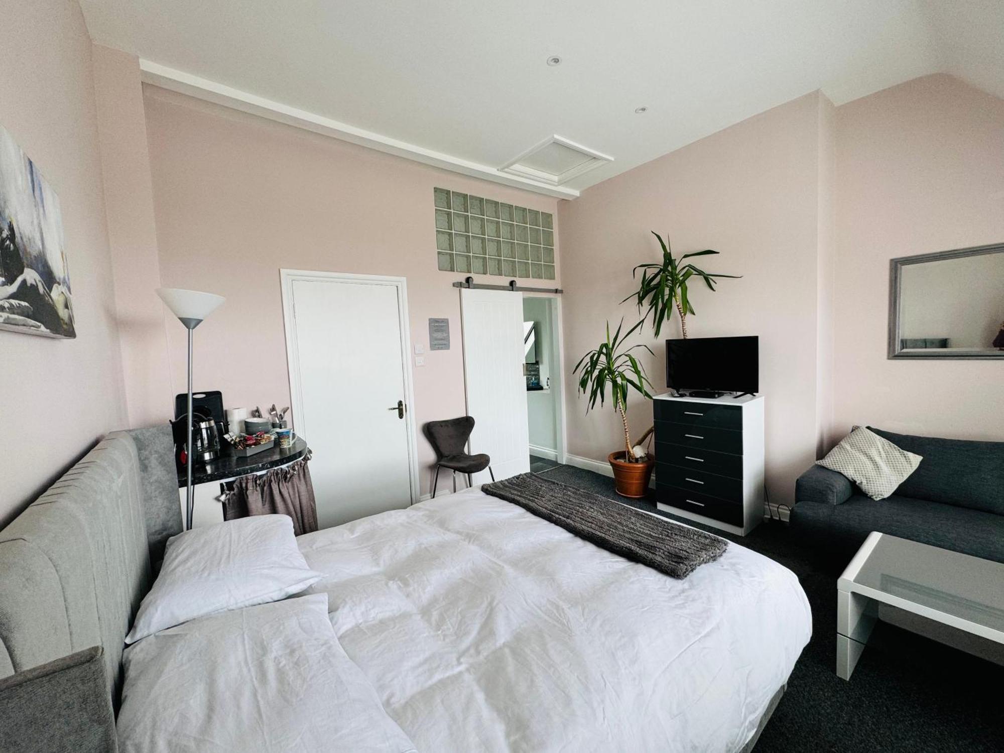 Penthouse Suite, Sea View, Close To Shops, Beach And Train St Leonards-on-Sea Zewnętrze zdjęcie